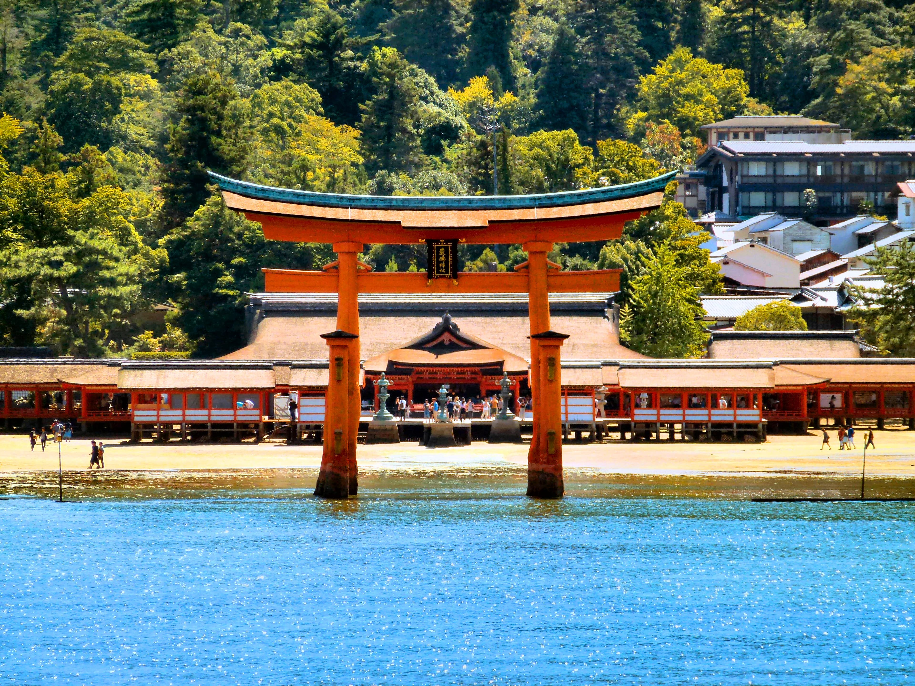 Ōtorii, Itsukushima Shrine, Miyajima, Hiroshima Prefecture, Japan.